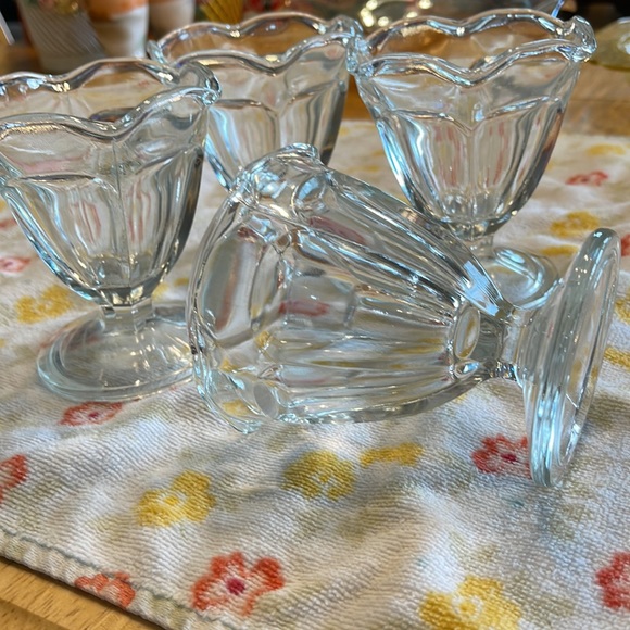 4 Anchor Hocking Footed Sherbet/Dessert Dish, Glass, 4.5-Ounce - Picture 4 of 7